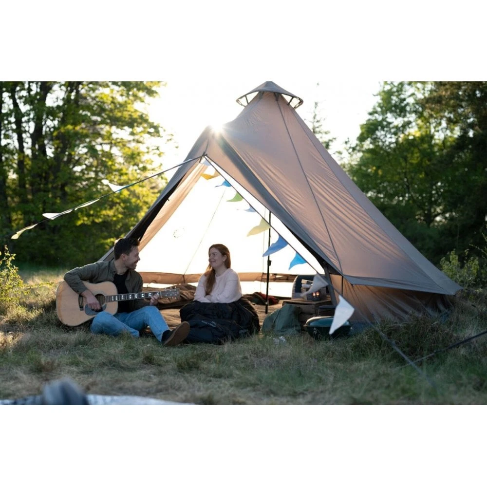 Easycamp Moonlight Bell Tipi Tent 14 Easycamp Moonlight Bell Tipi Tent - Image 14